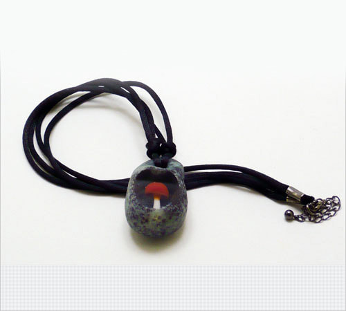 ガラスアート石の中にも三年